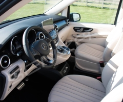 Senzati-V-Class-Jet-Class-Jet-Spec-with-Twin-Cream-Consoles-Leather-Uppers-Pic-9